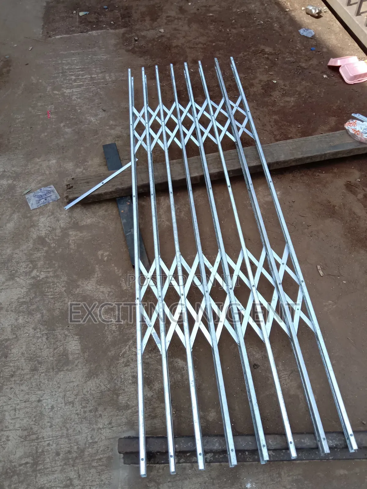 Collapsible Gate Entrance