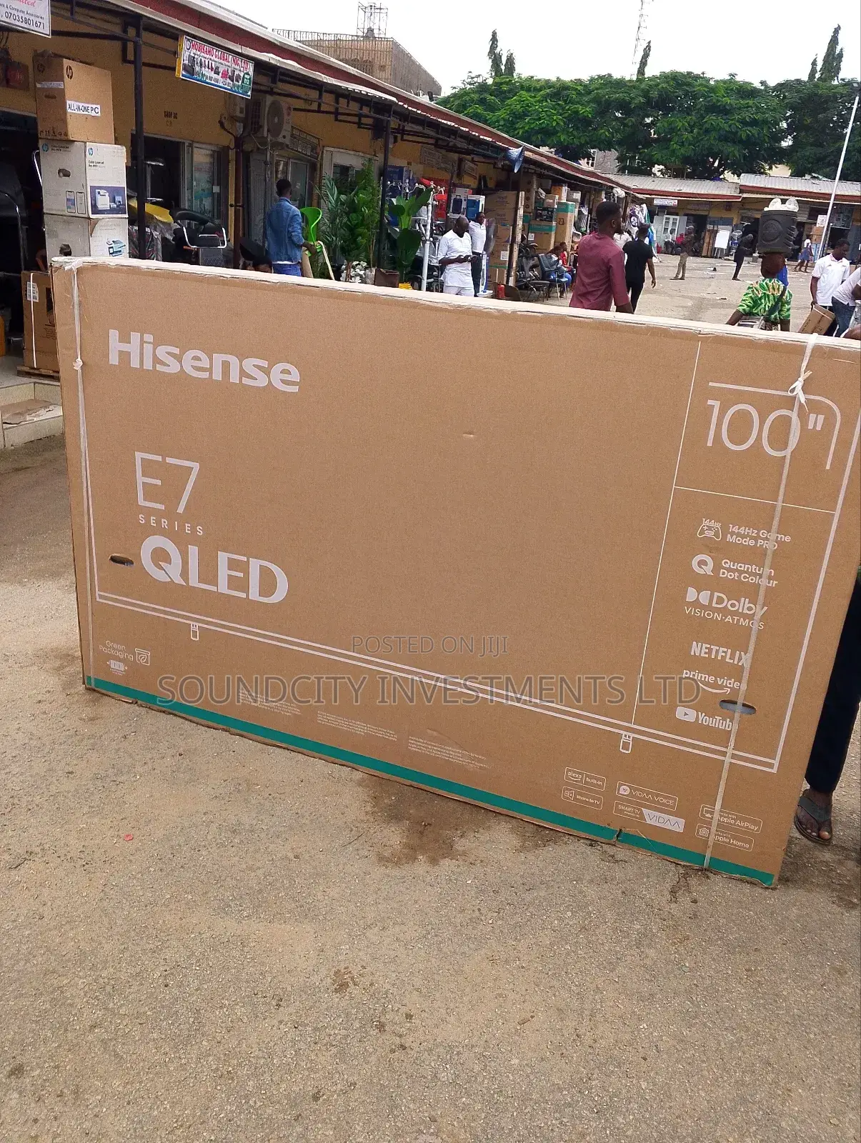 Hisense 100" Qled E7  Smart Television.