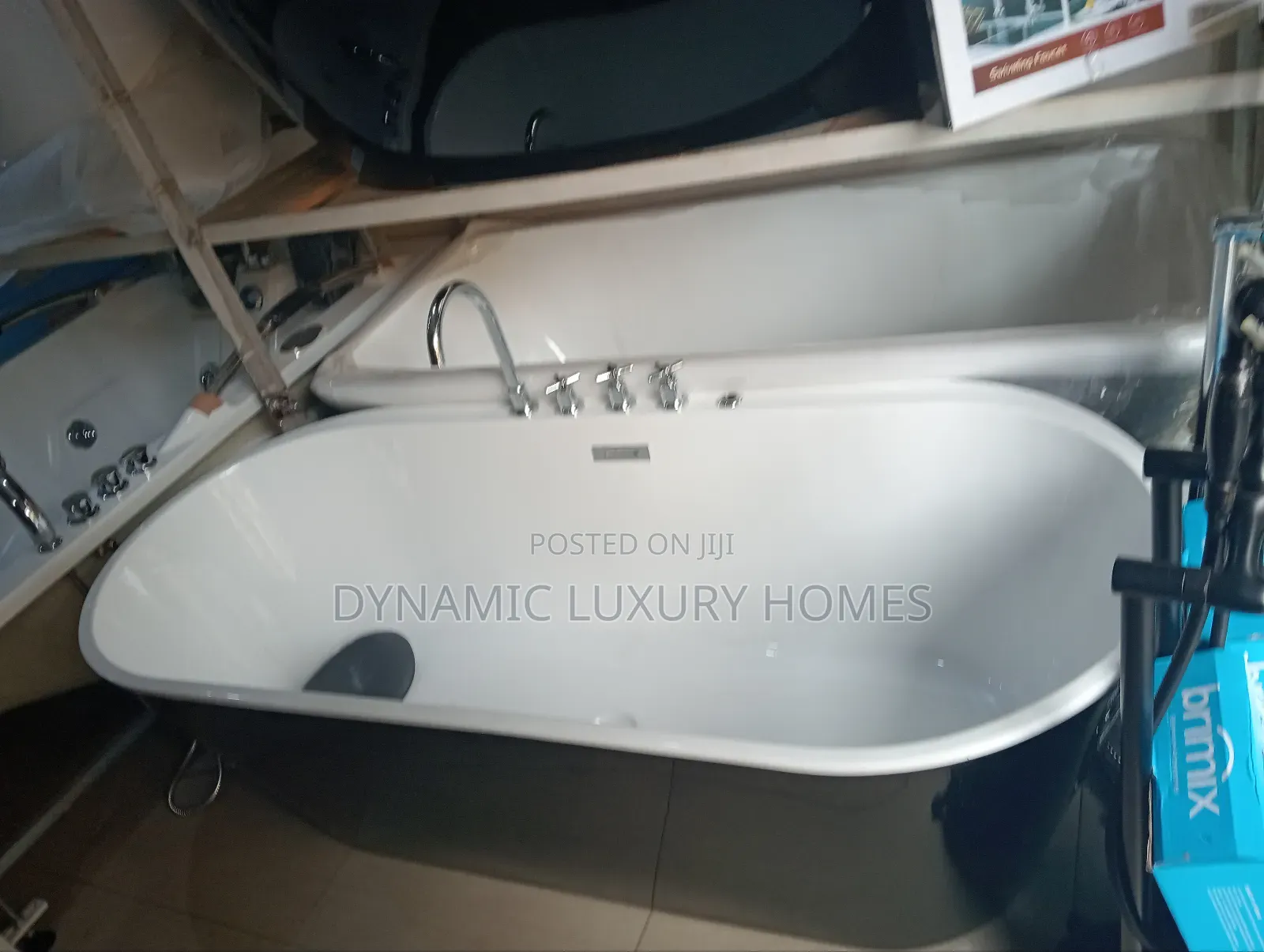 Black and White Quality England Bathtub With Mixer Tap