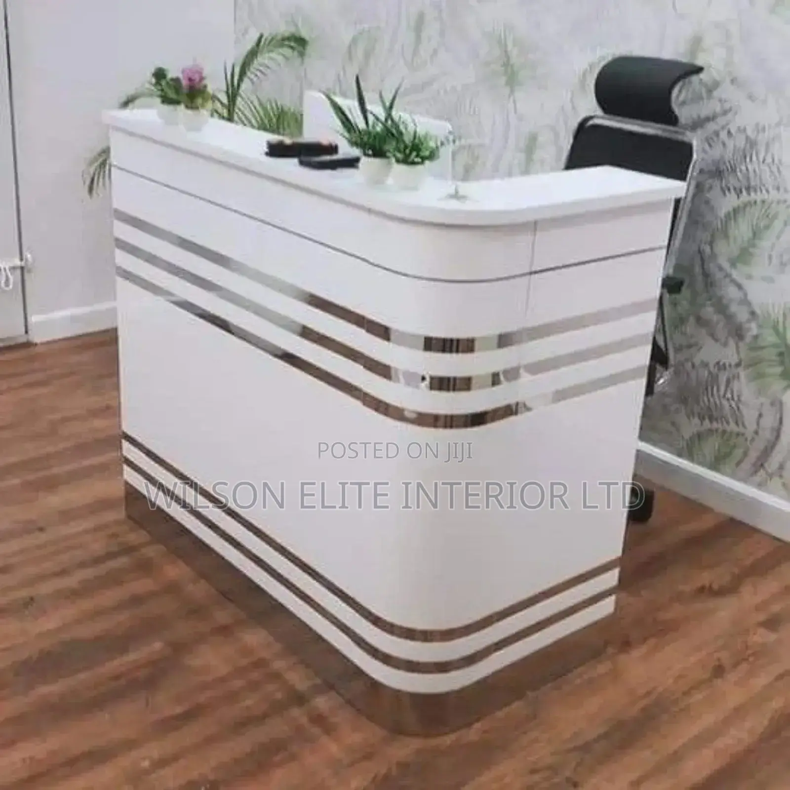 Receptionist/Cashier High Table