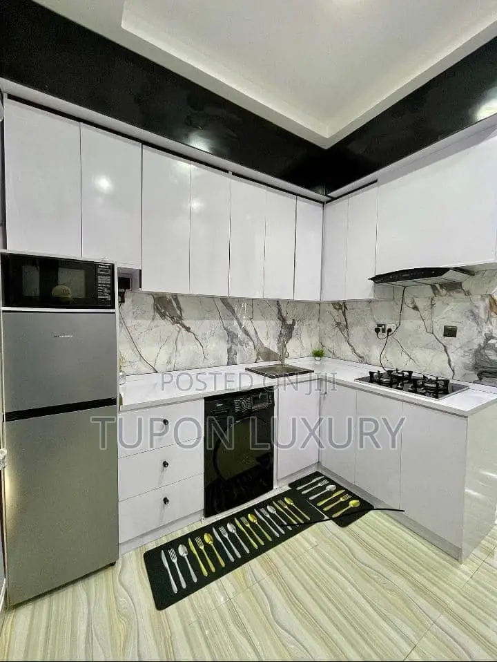 1 Bedroom With Bar, Ps5 With Snooker in Osapa London