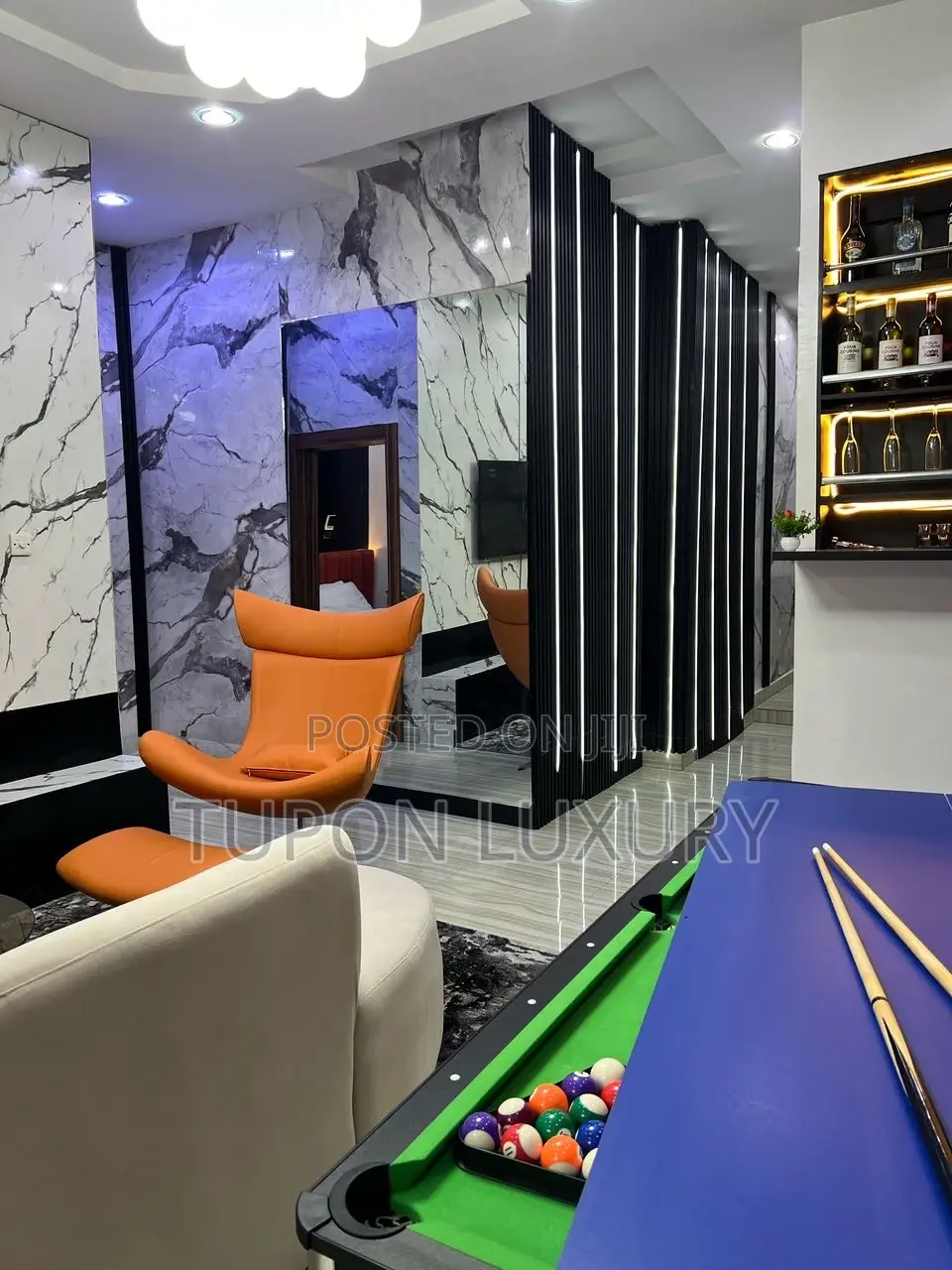 1 Bedroom With Bar, Ps5 With Snooker in Osapa London