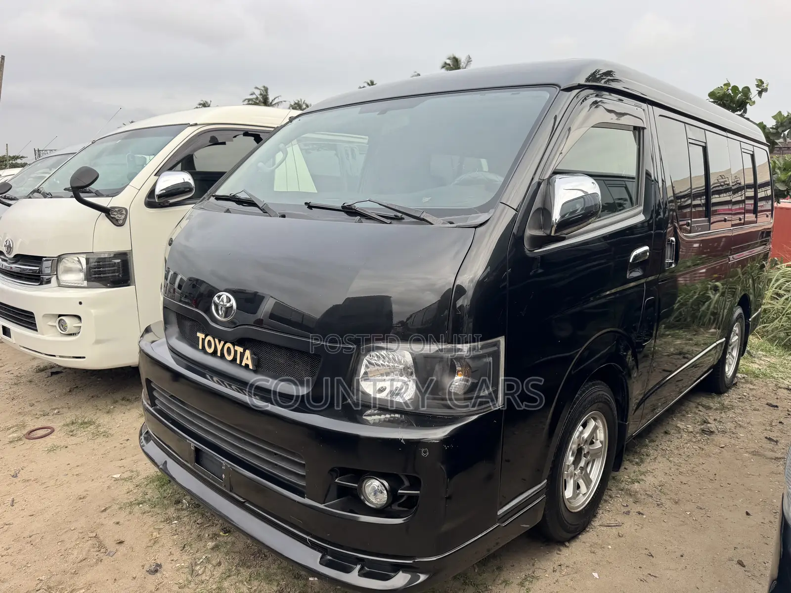 Toyota HiAce 2010 Black