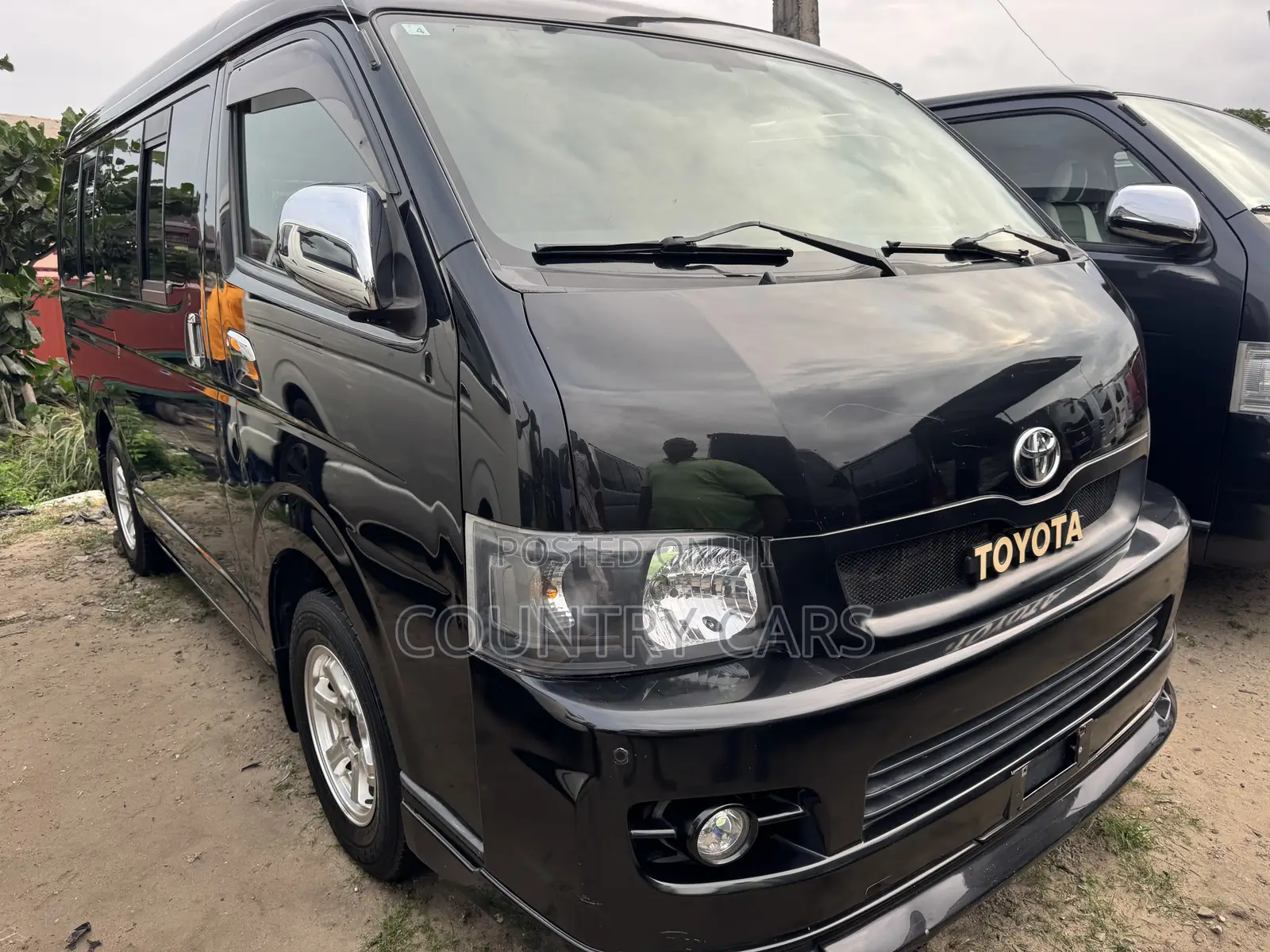 Toyota HiAce 2010 Black