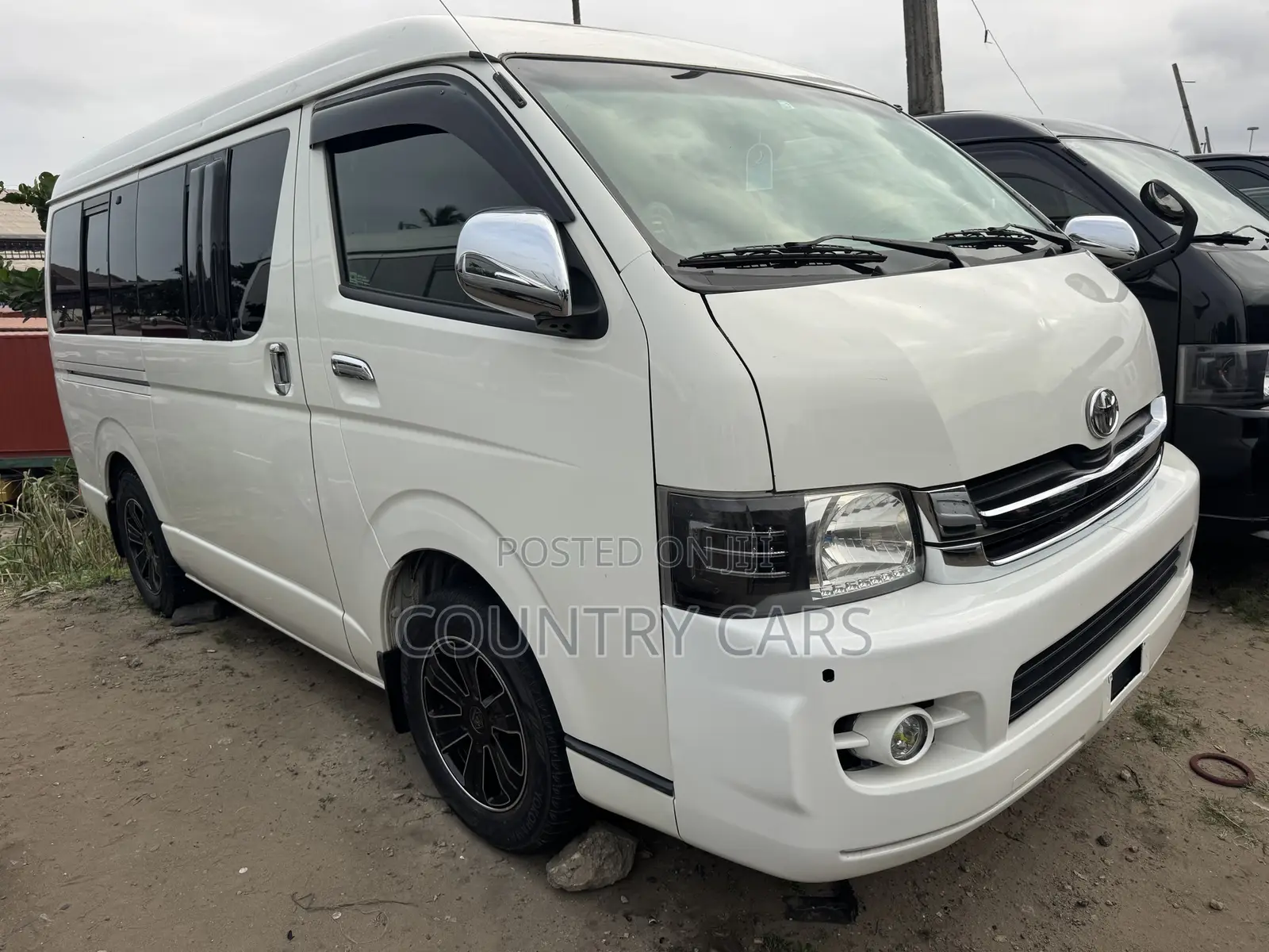Toyota HiAce 2015 White
