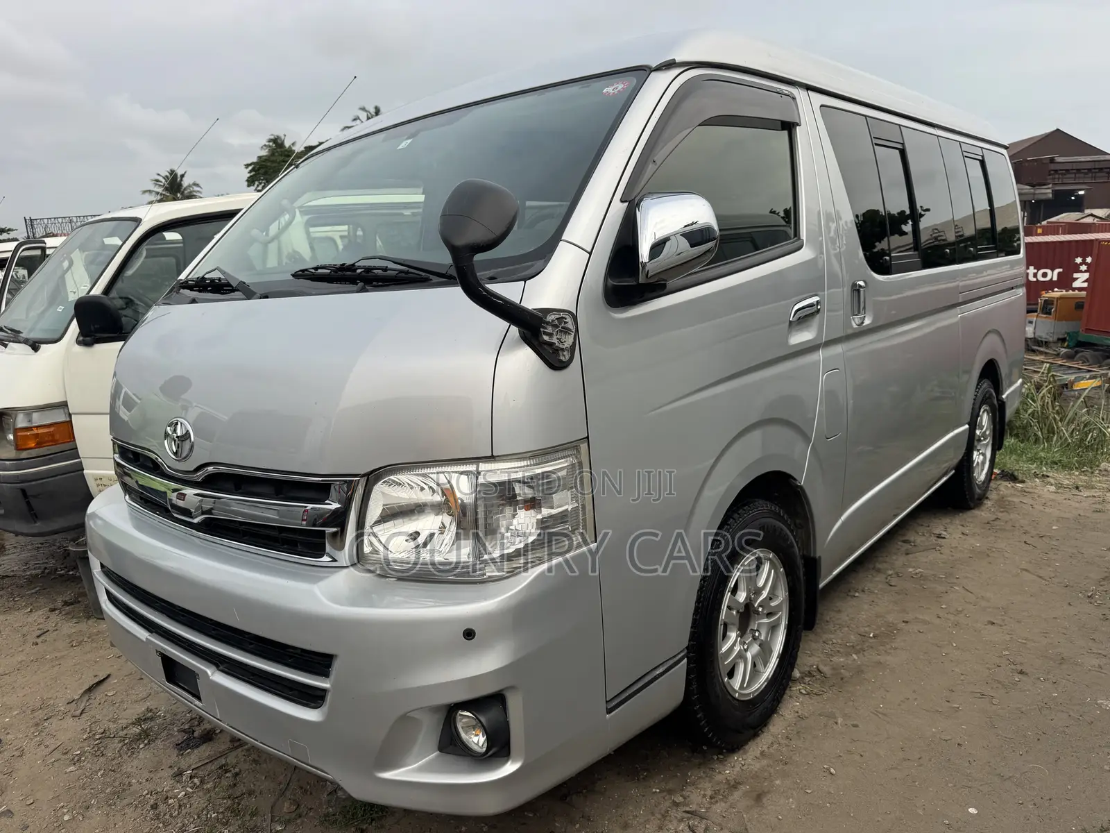 Toyota HiAce 2015 Silver