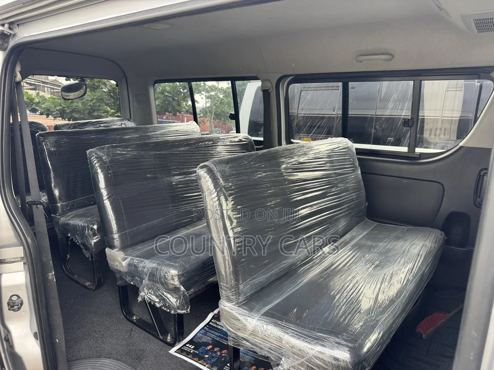 Toyota HiAce 2015 Silver