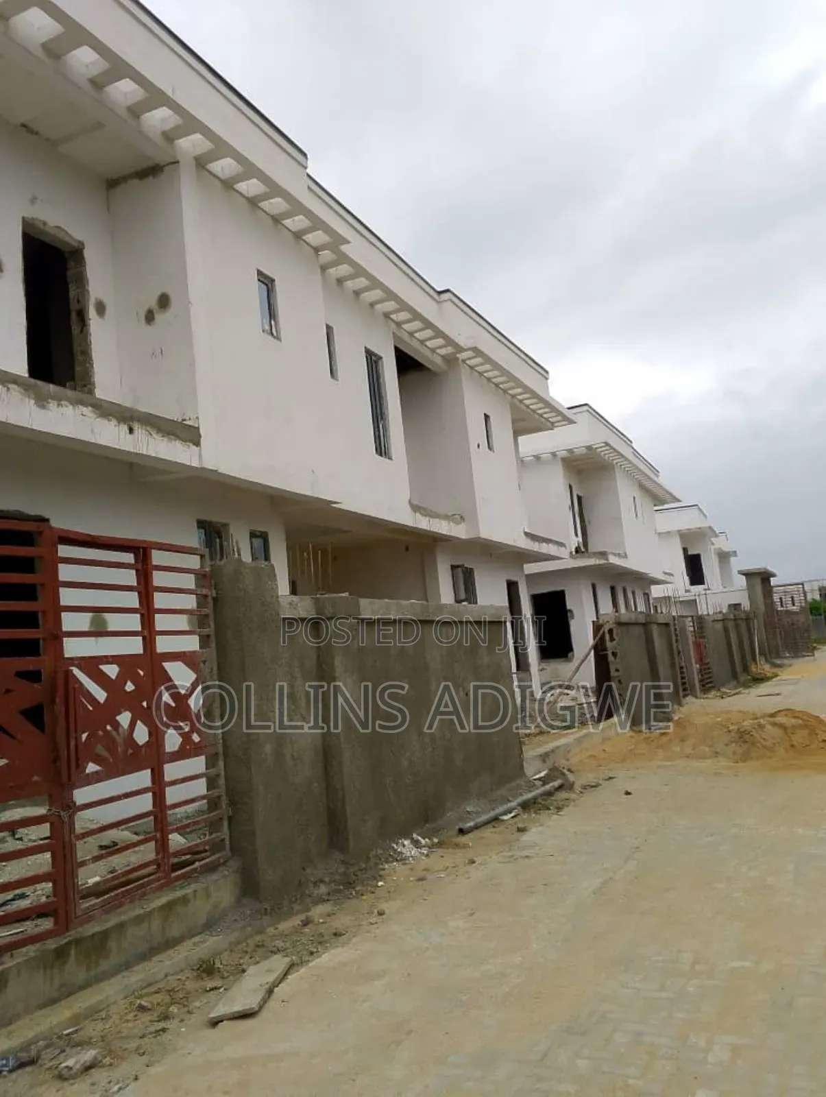 3bdrm Duplex in Service Estate for sale