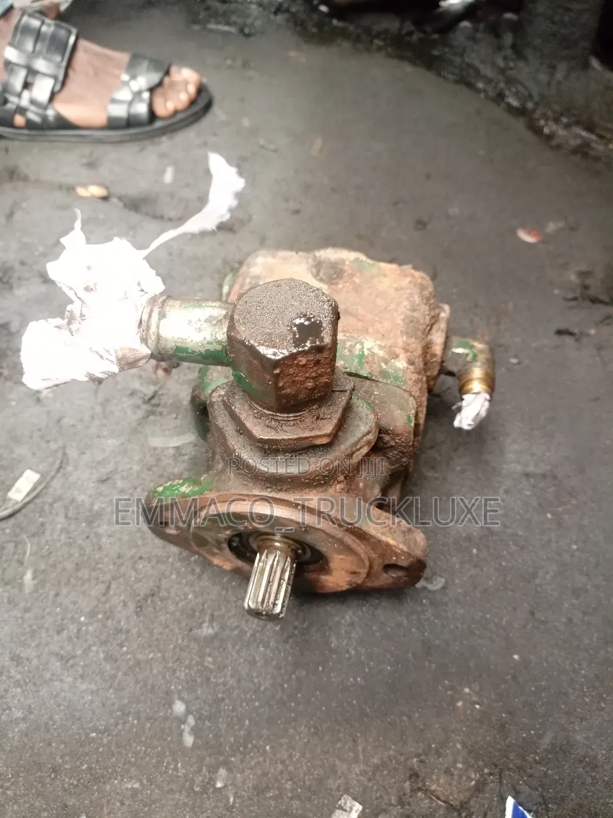 Power Steering Pump Mack V20
