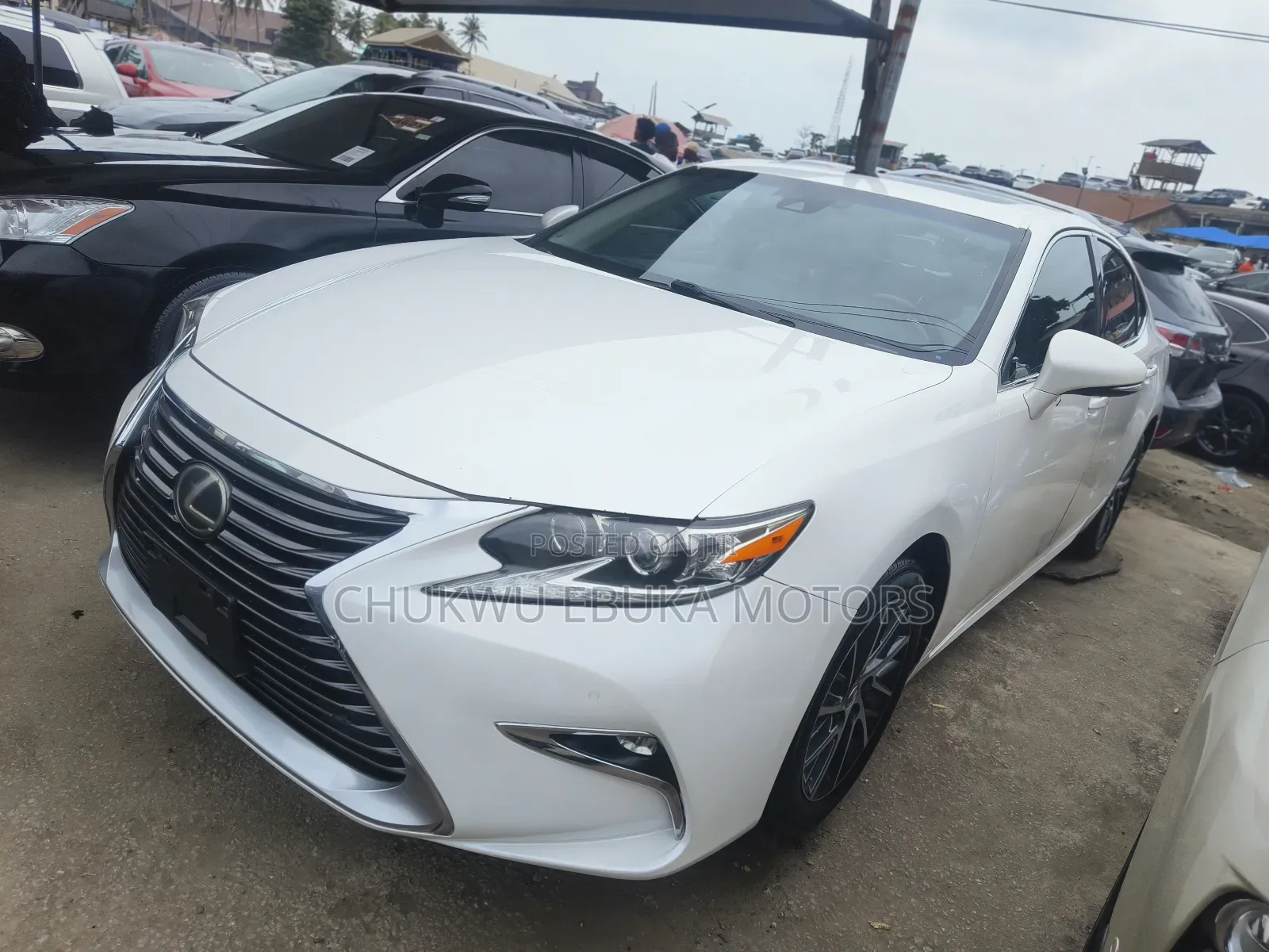 Lexus ES 350 FWD 2016 White