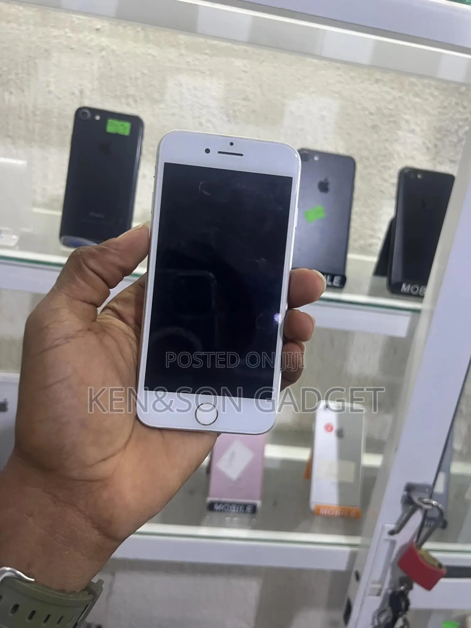 Apple iPhone 8 64 GB White