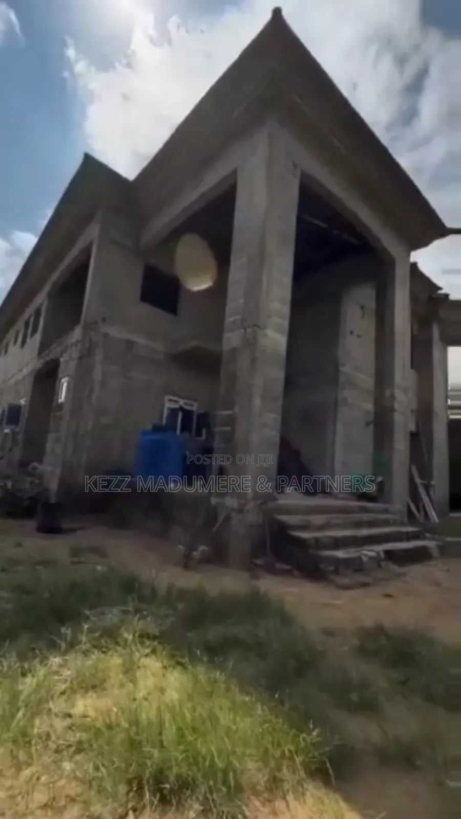 6bdrm Duplex in Mandela Estate Sars for sale