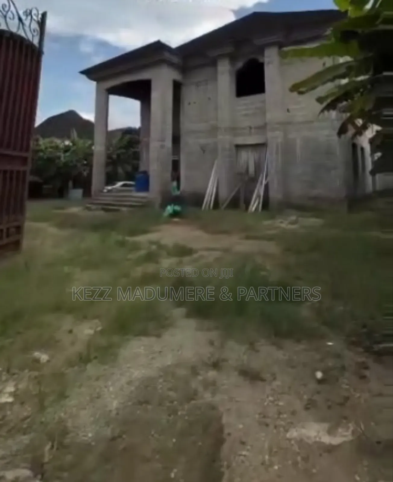 6bdrm Duplex in Mandela Estate Sars for sale