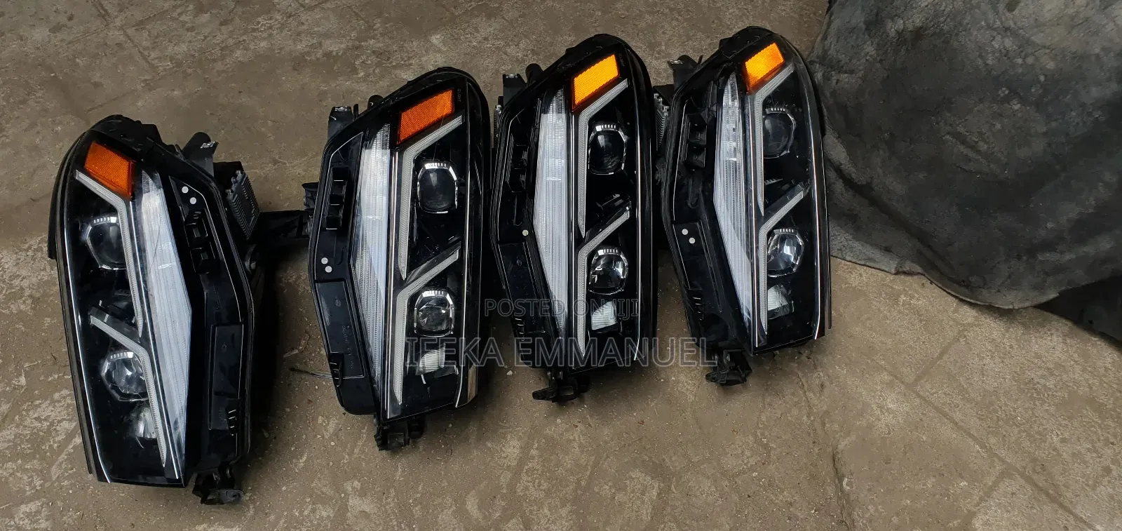 Headlights Volkswagen Atlas Cross Sport