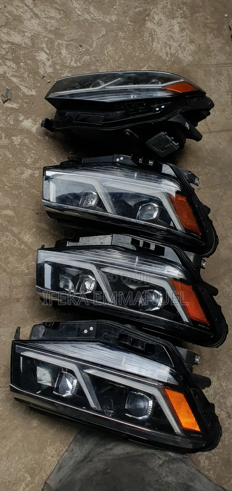 Headlights Volkswagen Atlas Cross Sport