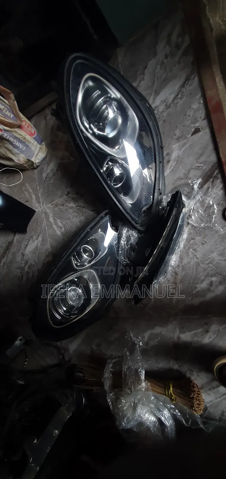 Headlights Porsche Macan