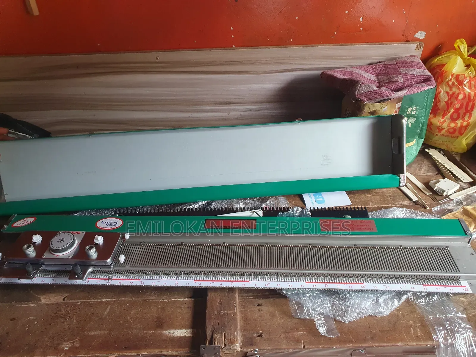 Crown Hand Knitting Machine India Product