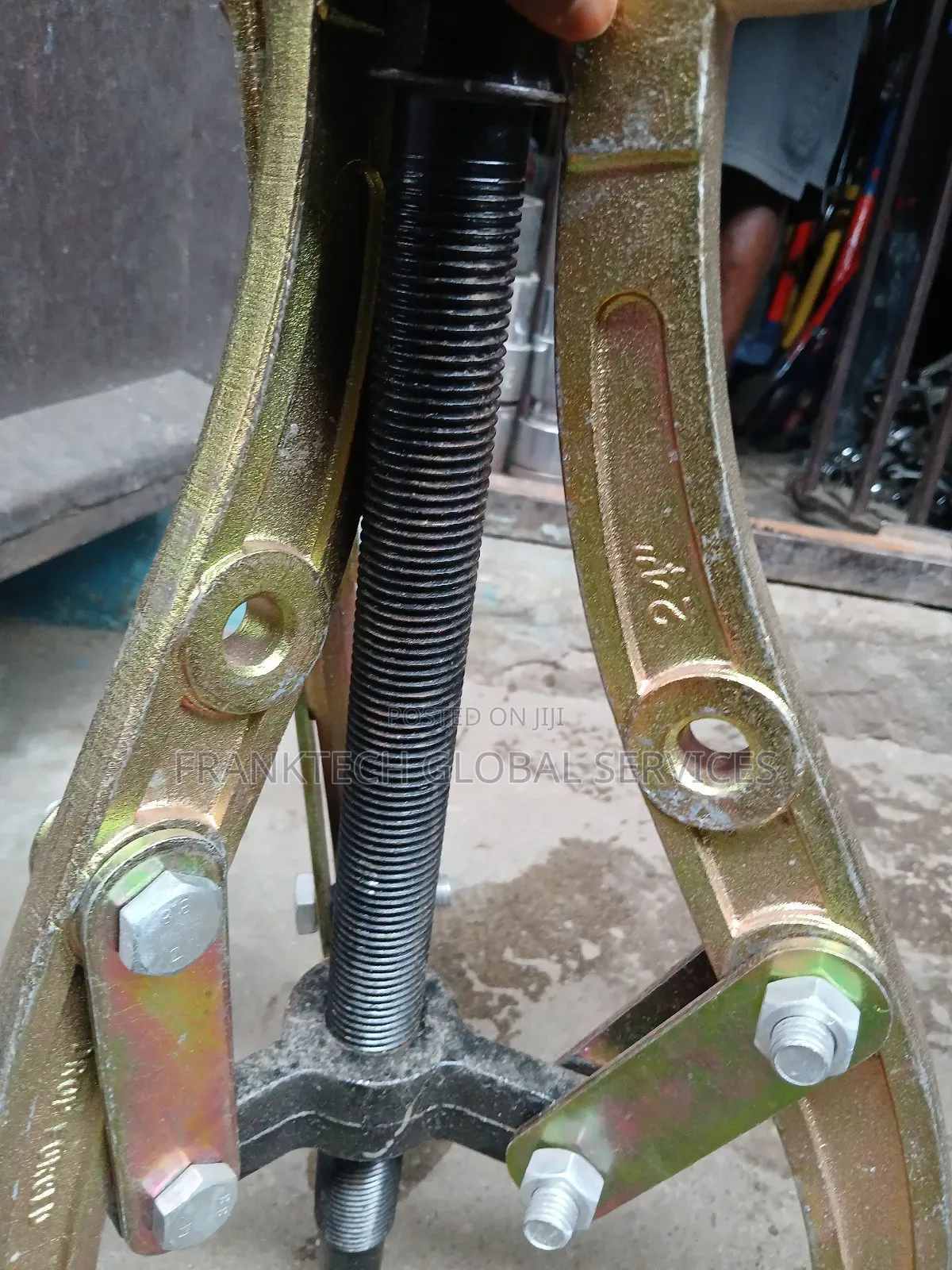 Bearing Puller 24"