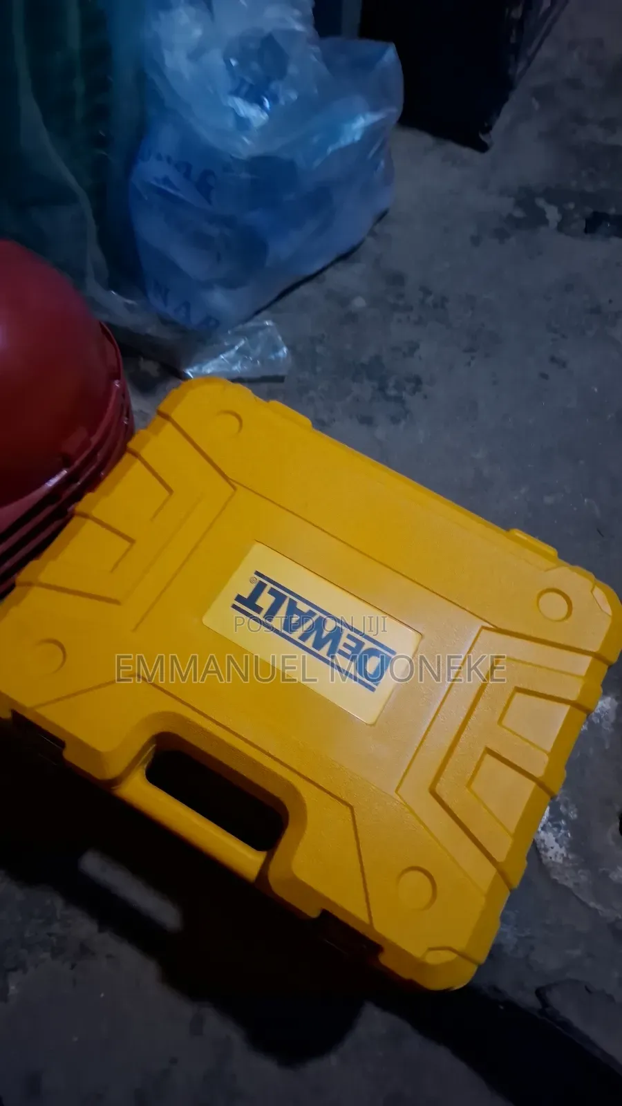 Original Dewalt Tool Box With Screw Machine and 2 Battery