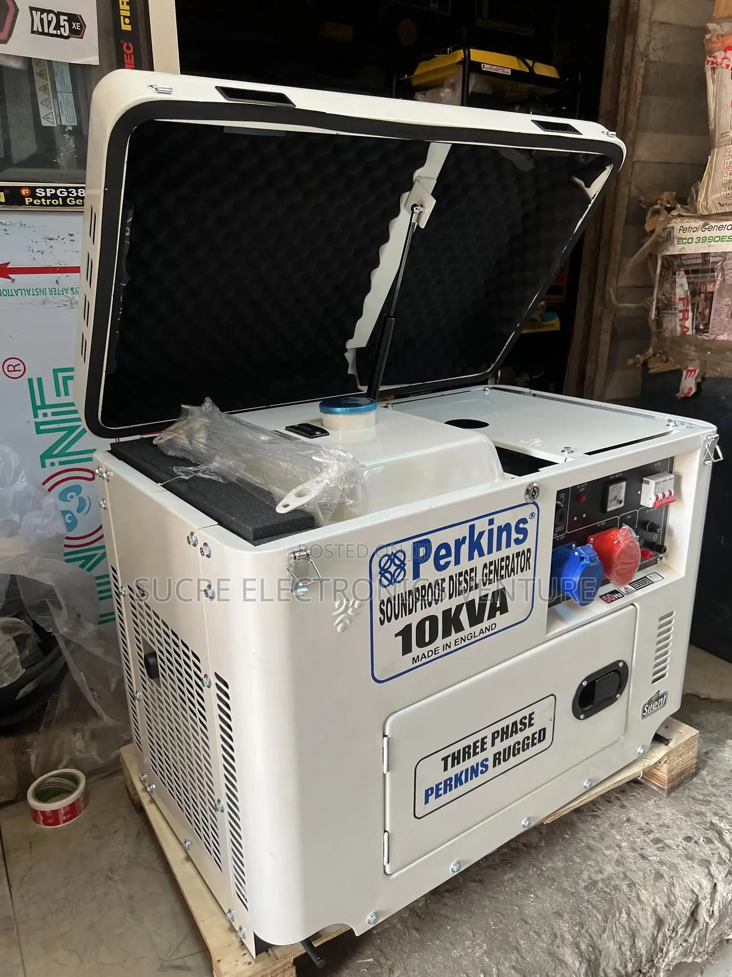 New 10/10.5kva Perkins Diesel Soundproof Generator (Copper)