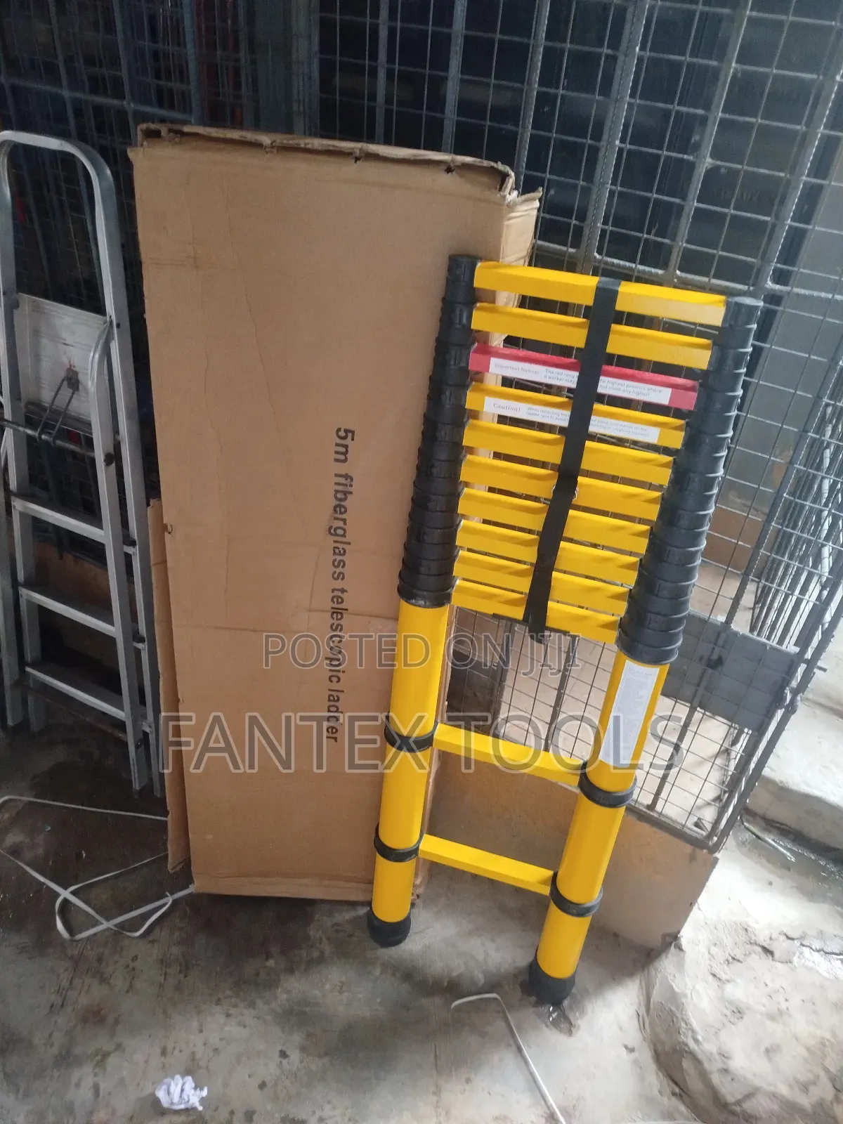 Fiberglass Telescopic Ladder 5 Metres.