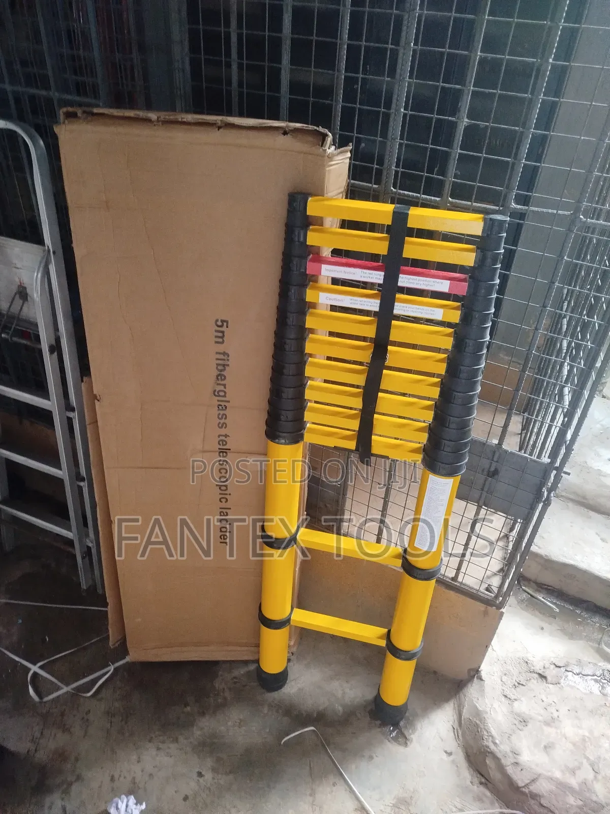 Fiberglass Telescopic Ladder 5 Metres.
