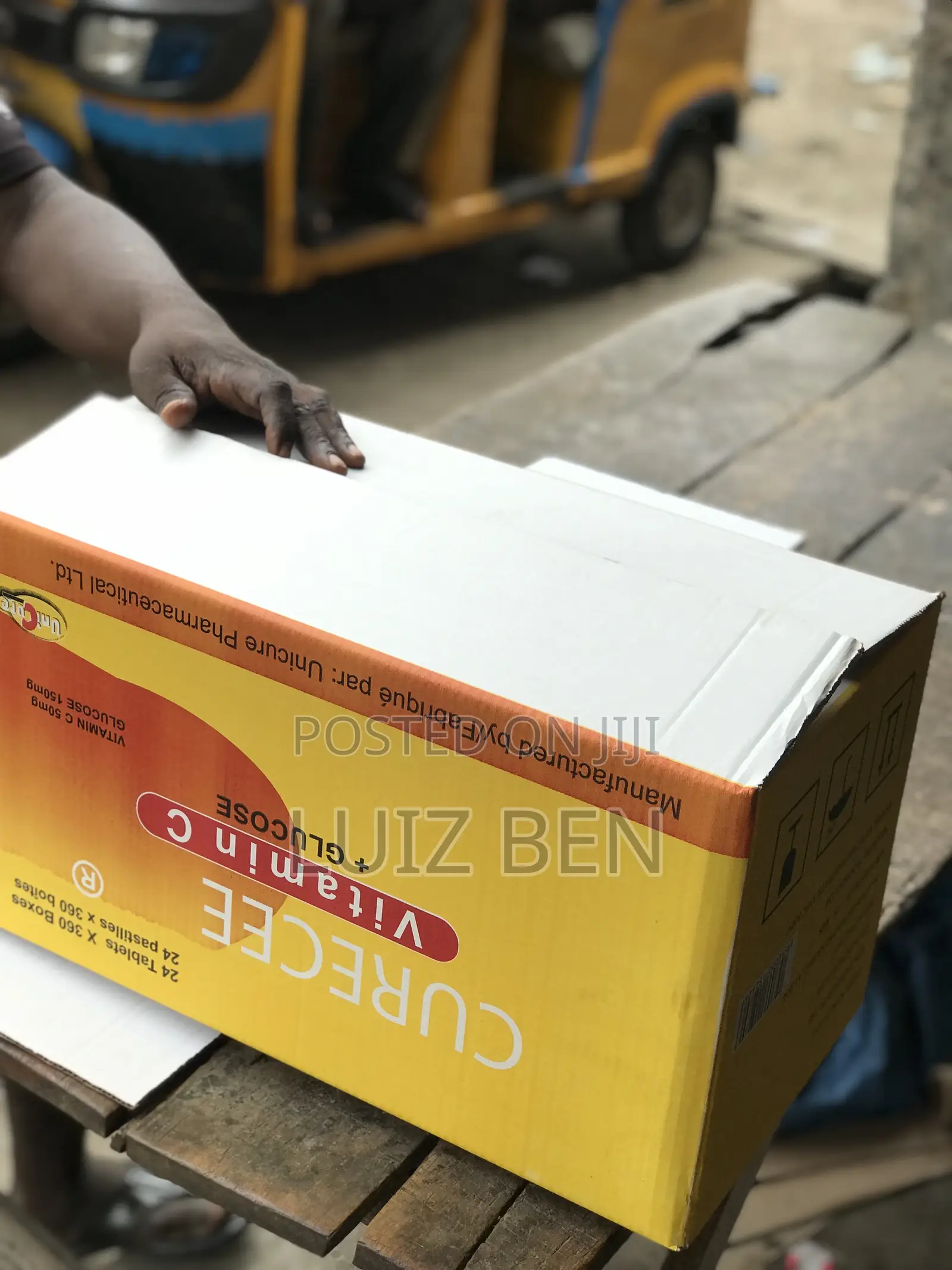 Very Neat 21by 11 by 11.5 Vitamin C Corrugated Carton