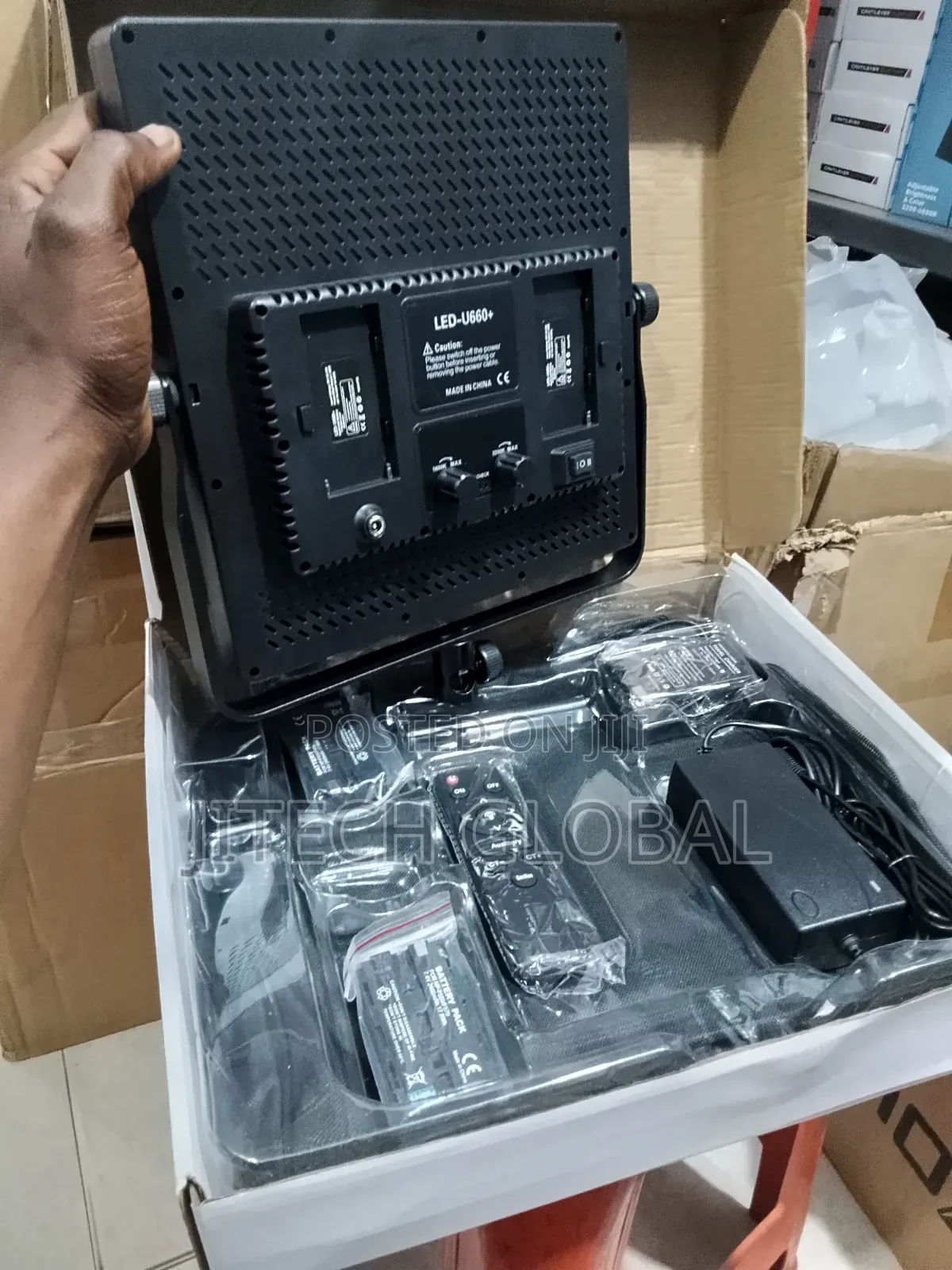 Led 660 Pro With Stand.