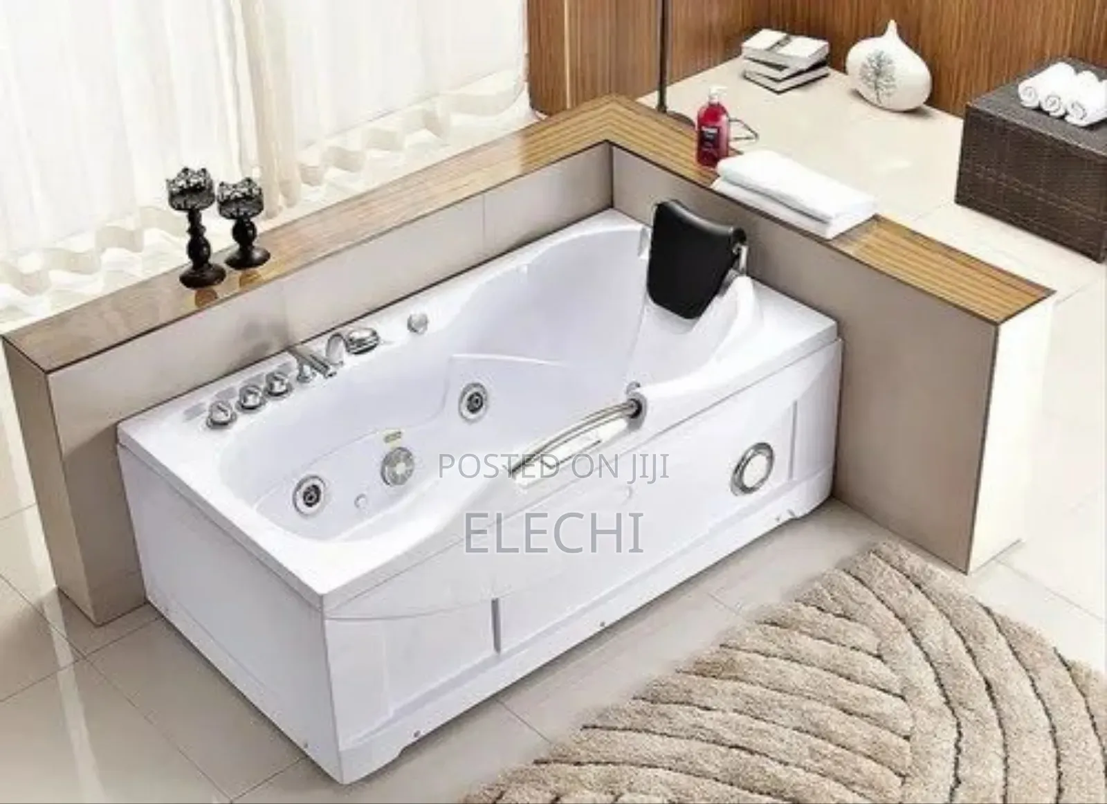 Single Jacuzzi