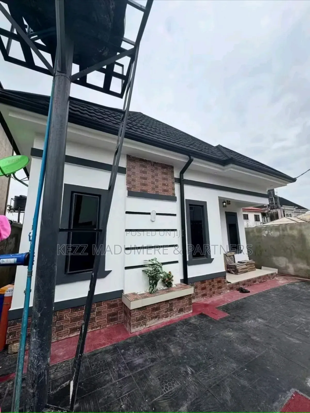 2bdrm Bungalow in Aparalink Road for sale