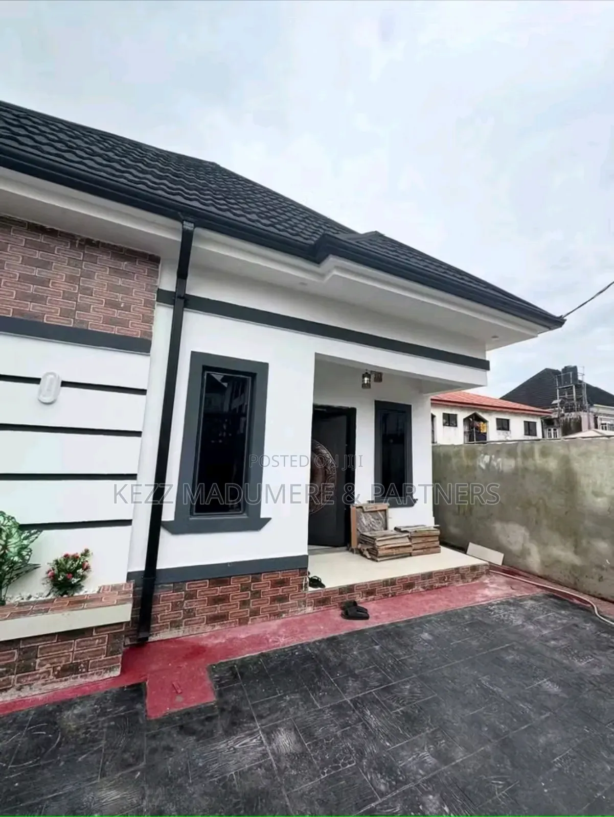 2bdrm Bungalow in Aparalink Road for sale