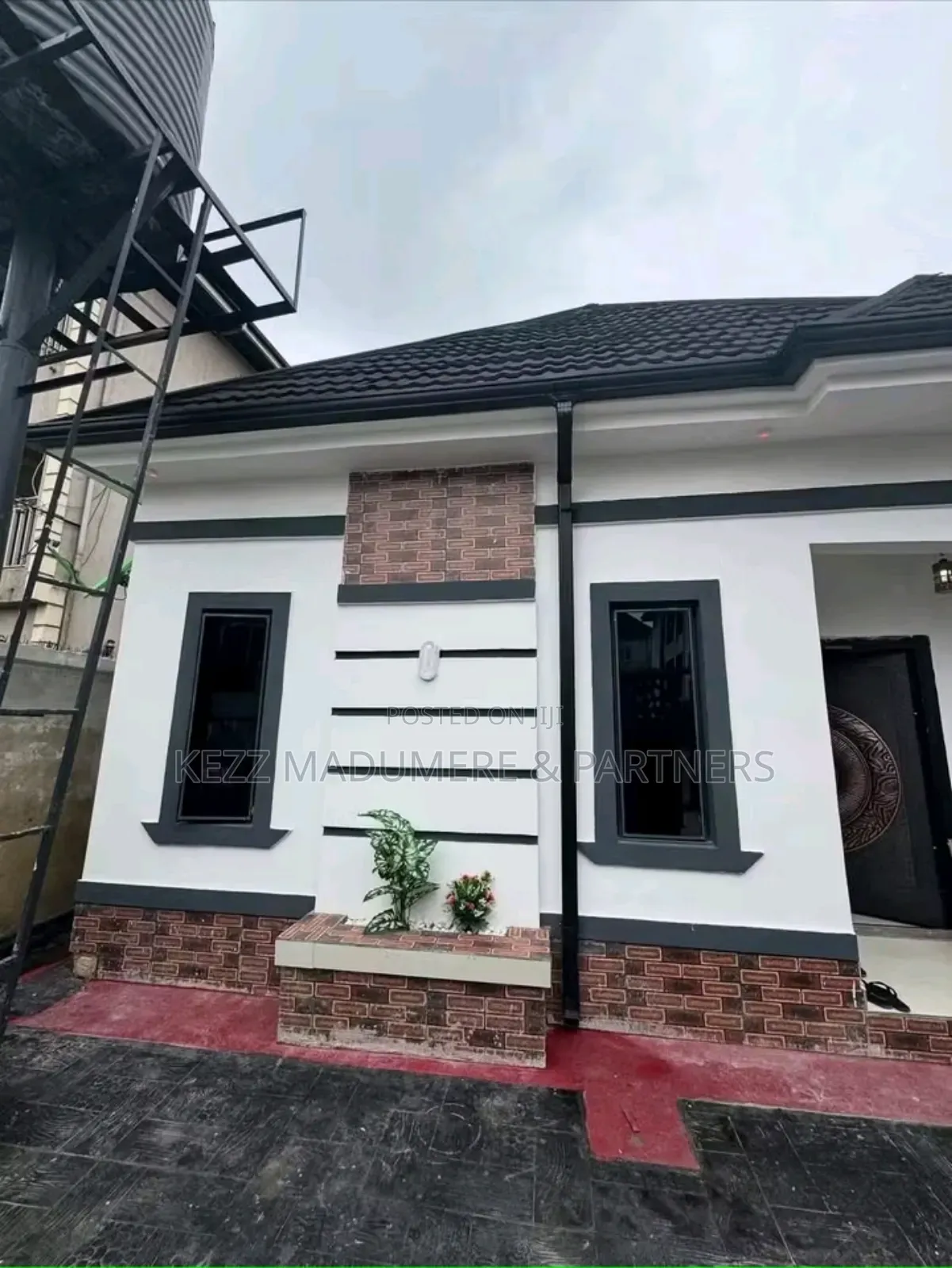 2bdrm Bungalow in Aparalink Road for sale