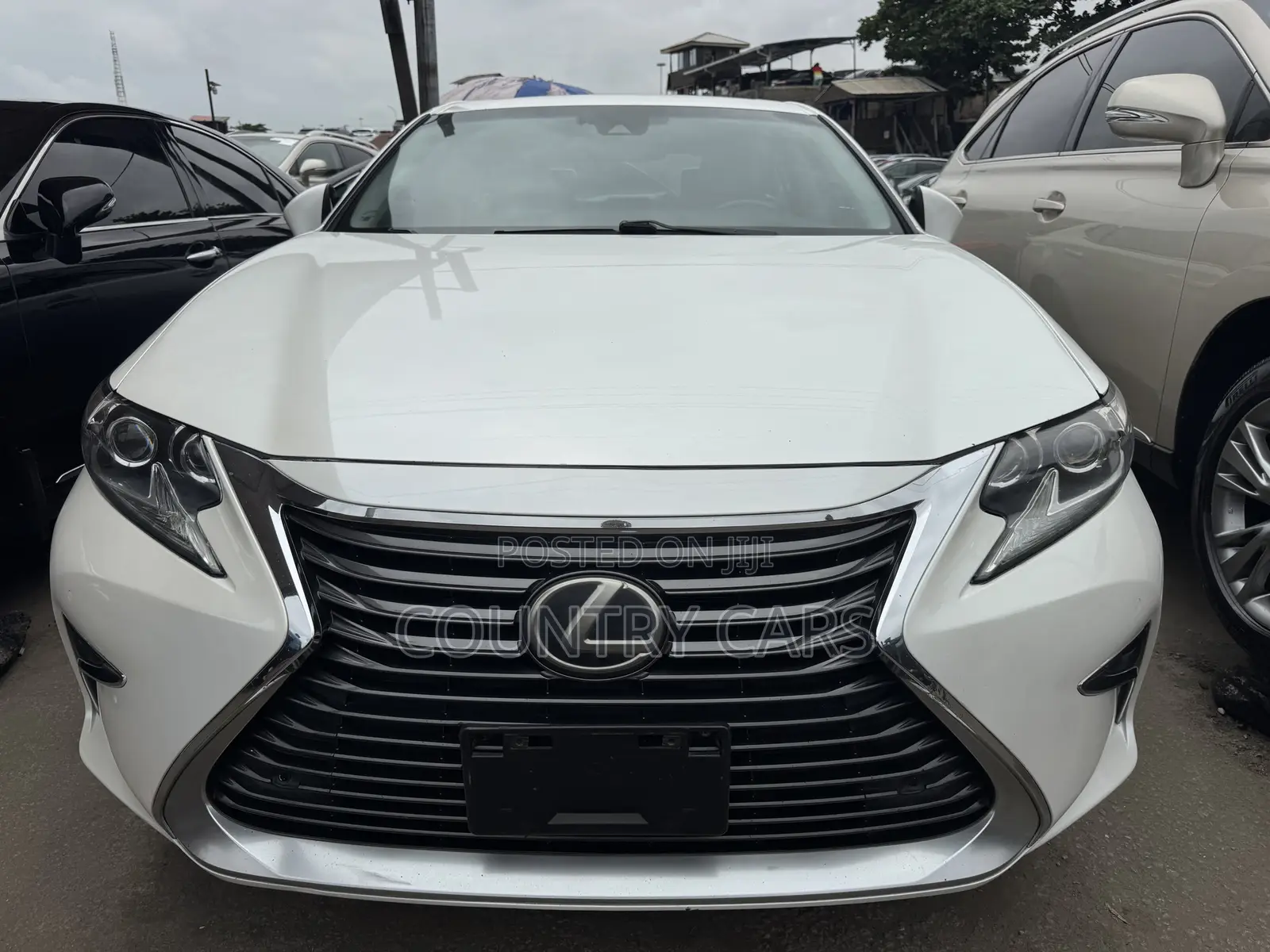 Lexus ES 350 FWD 2016 White
