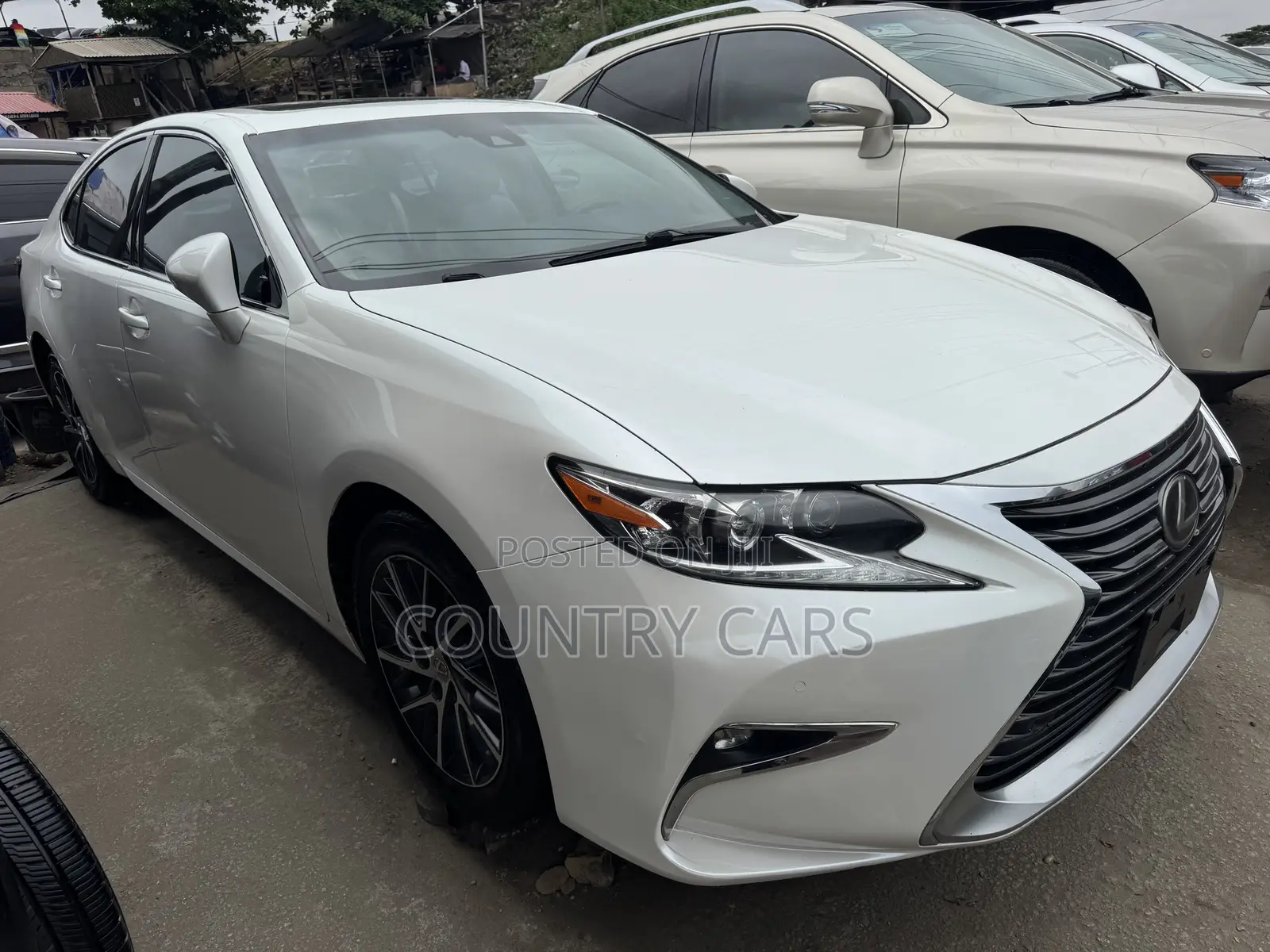 Lexus ES 350 FWD 2016 White