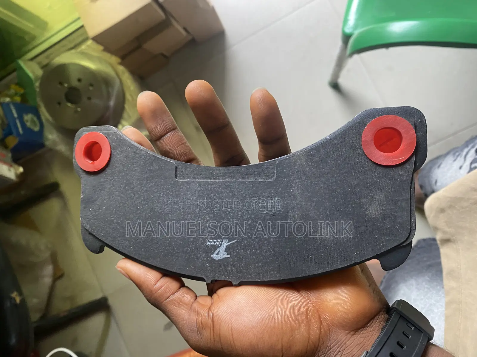Front Brake Pads Porsche Cayenne Cadilac Escalade Chevrolet