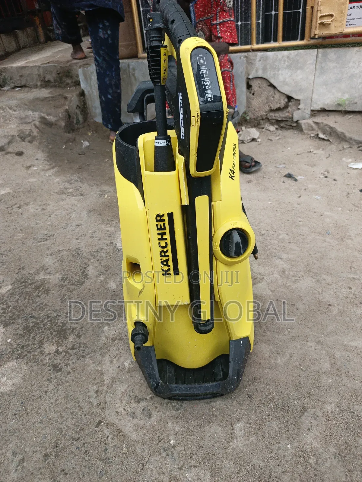 Kärcher High Pressure Washer.