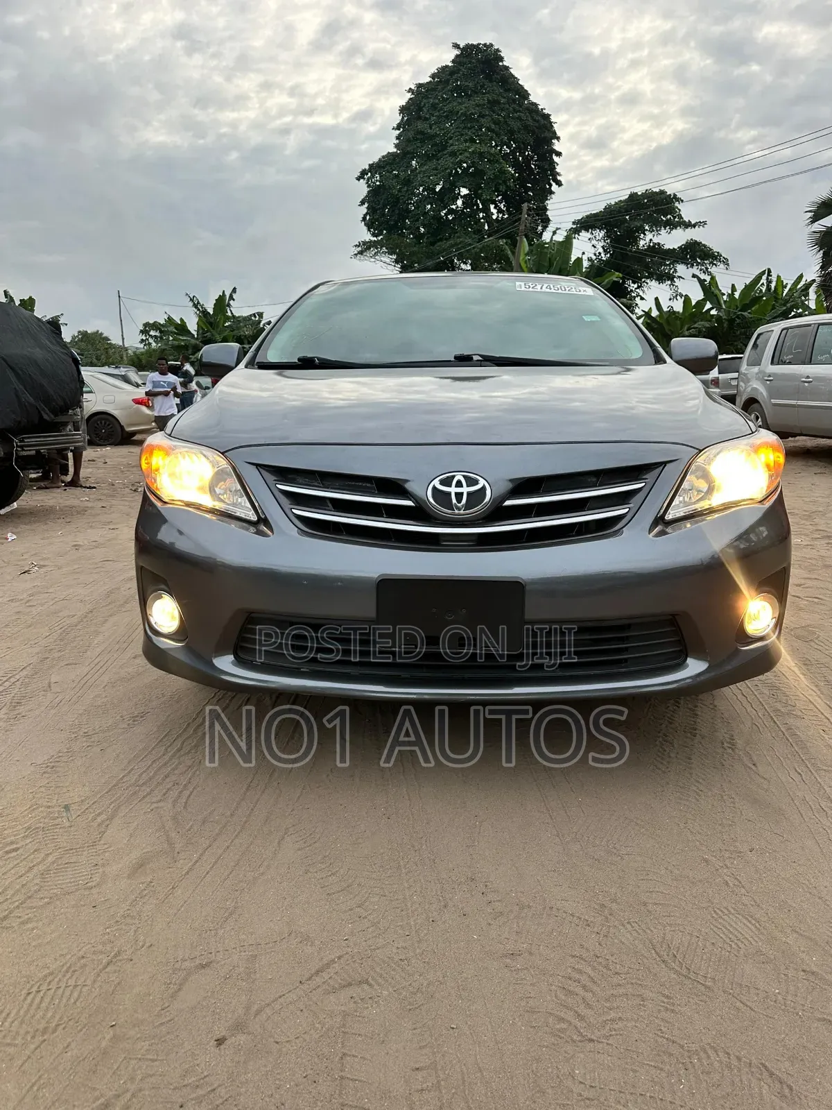 Toyota Corolla LE 4dr Sedan (1.8L 4cyl 4A) 2013 Gray