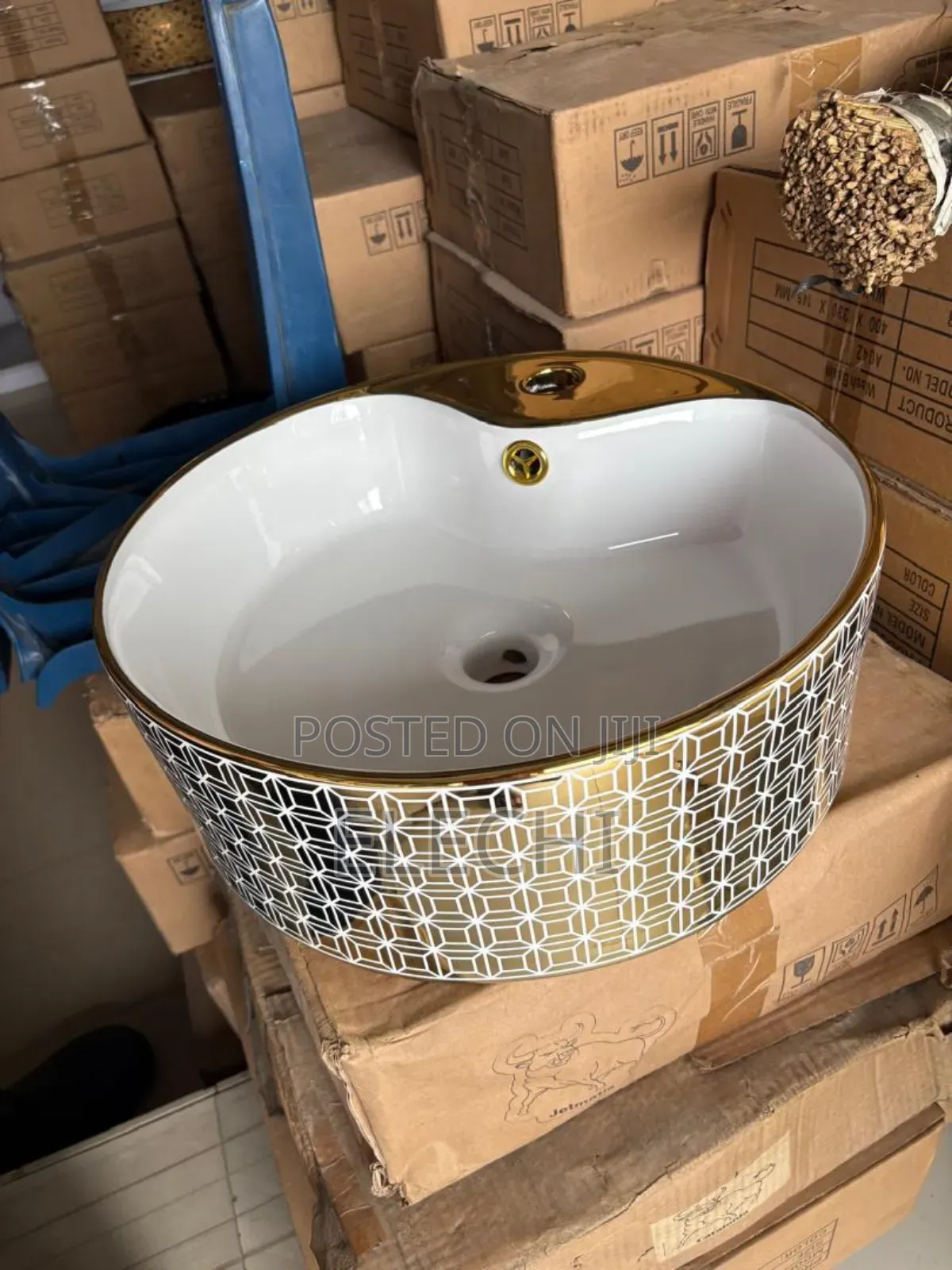 Countertop Basin Gold And White