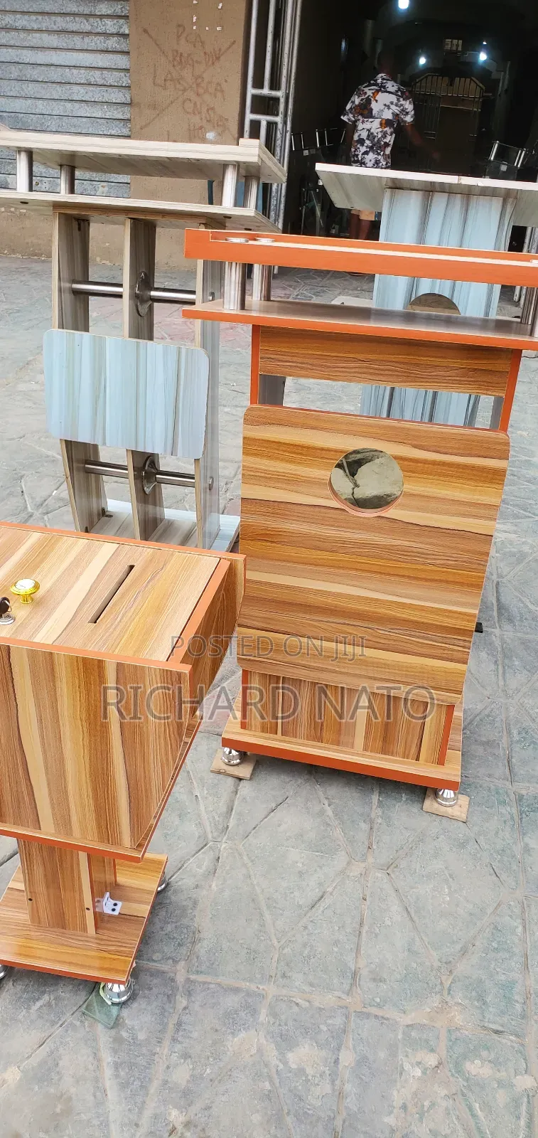 High Quality Stock Wooden Pulpit