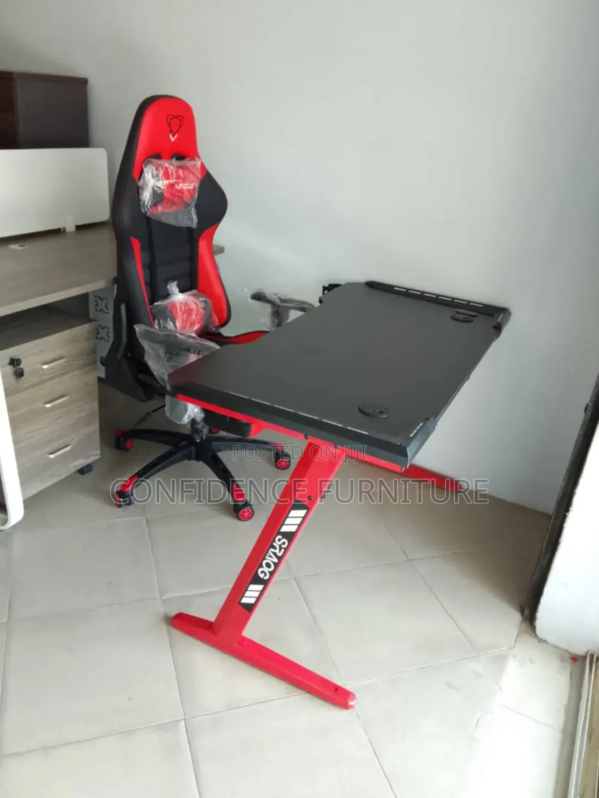 Pure Hdf Imported Game Table And Chair