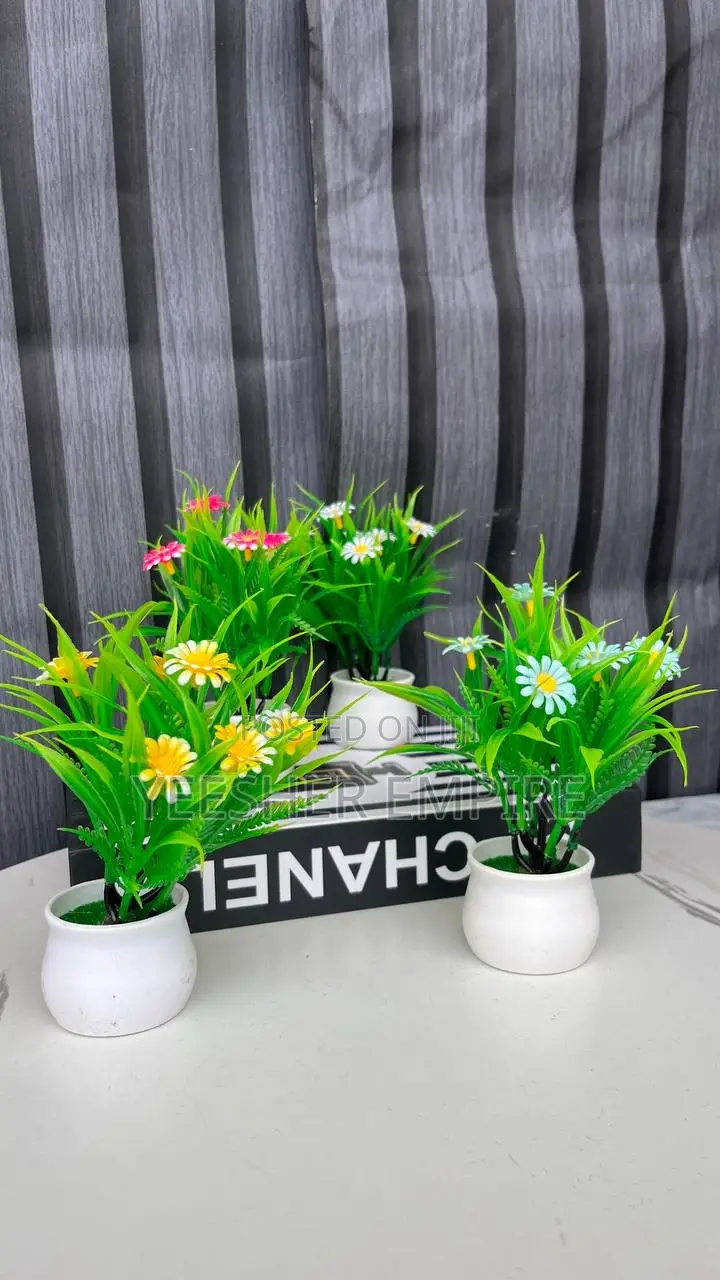 Mini Table Decor Flower