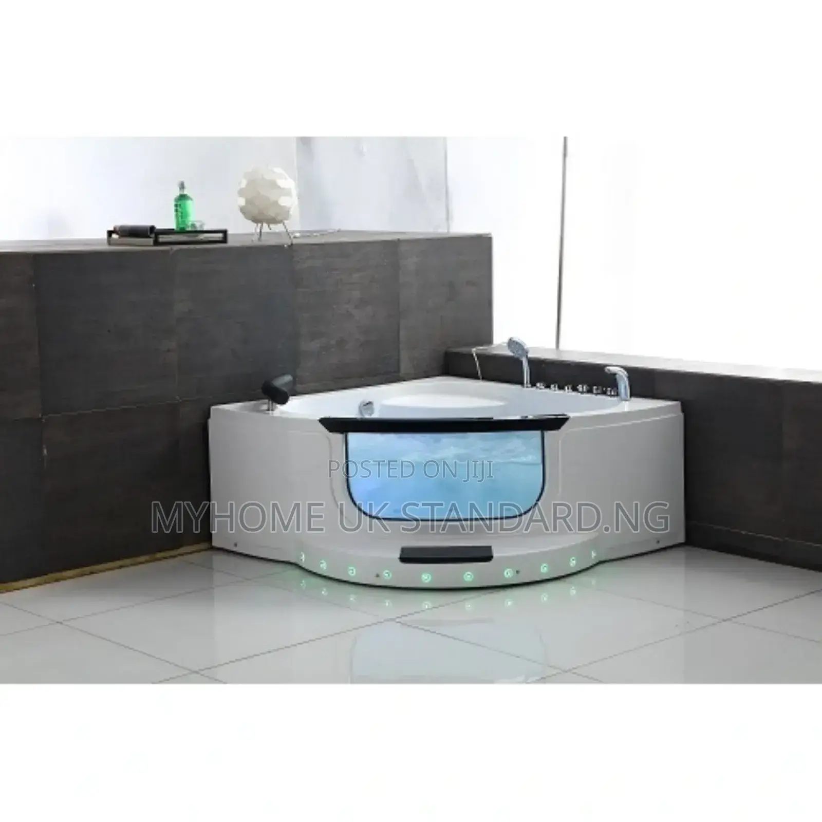 Acylic Freestanding Jacuzzi With Light and Massage