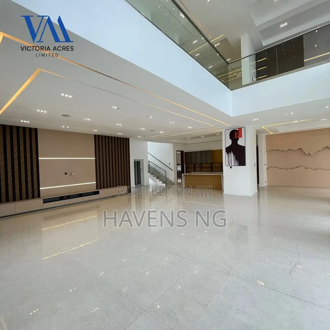 5bdrm Duplex in Osapa london for sale