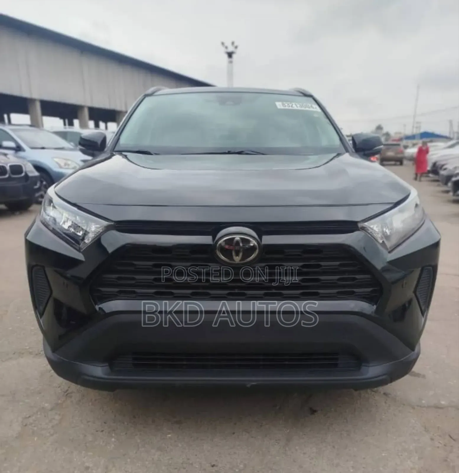 Toyota RAV4 XLE 2021 Black
