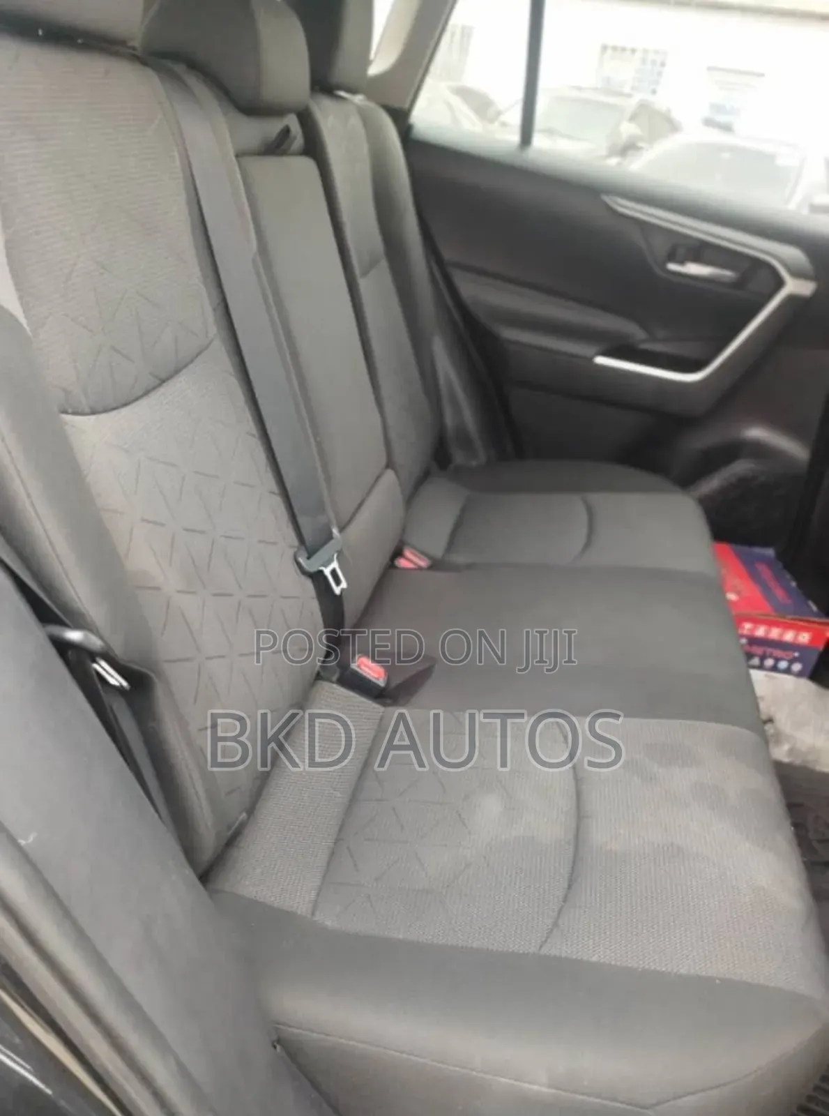 Toyota RAV4 XLE 2021 Black