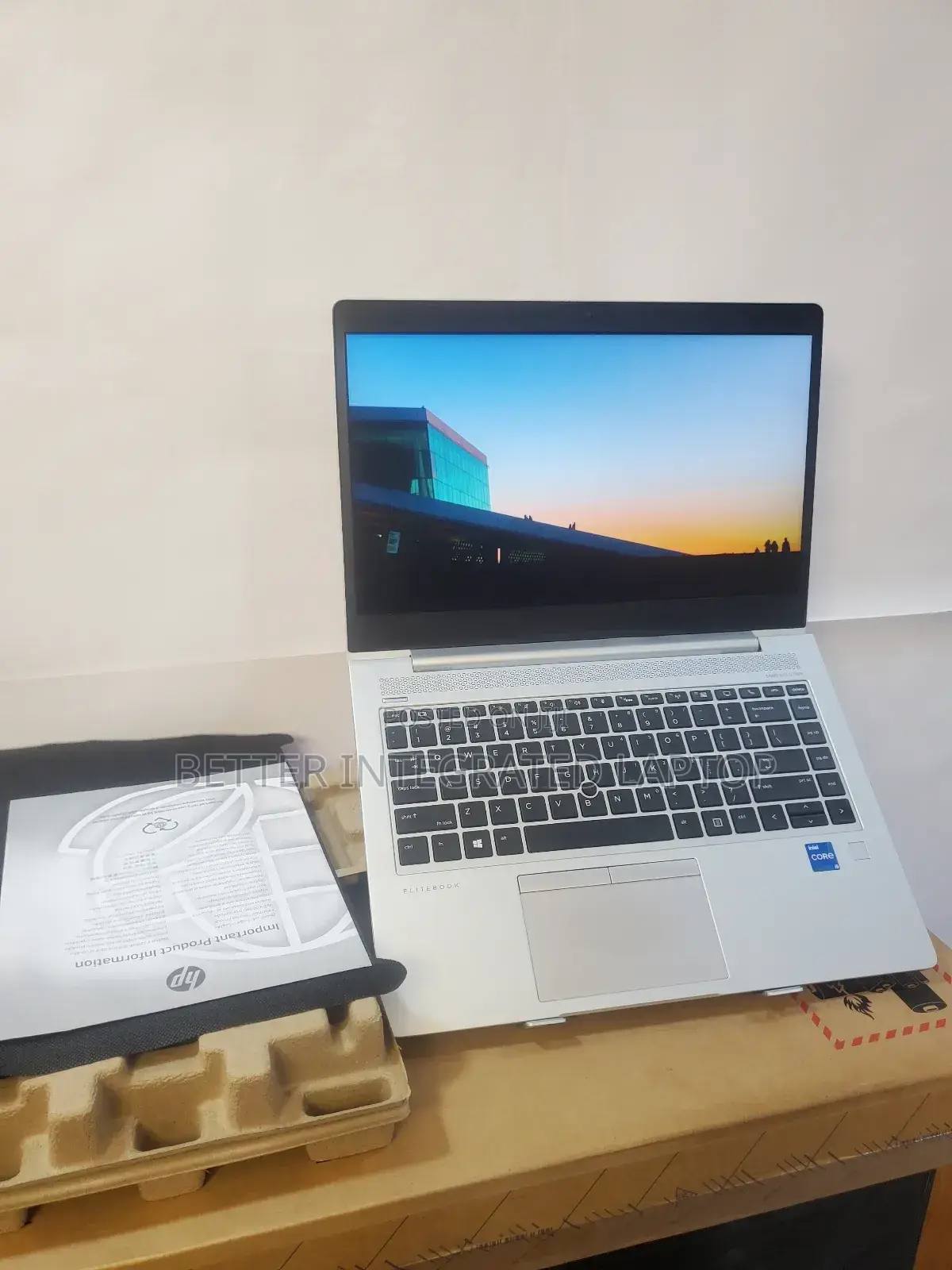 New Laptop HP EliteBook 8730W 8GB Intel Core i5 SSD 1T