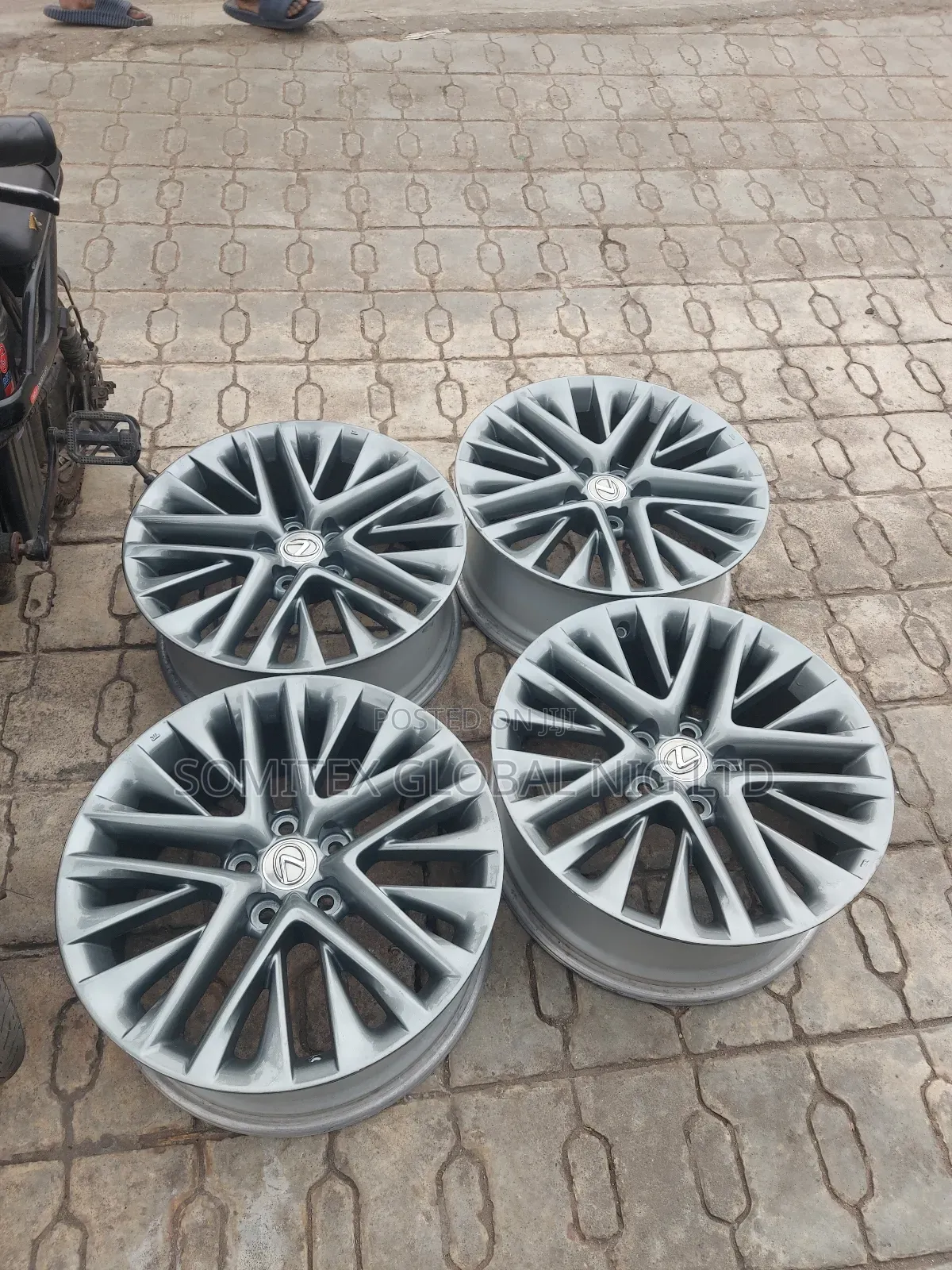18rim Lexus Es350!