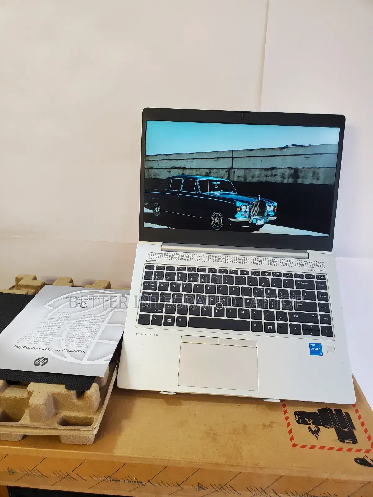 New Laptop HP EliteBook 735 8GB Intel Core i5 SSD 256GB