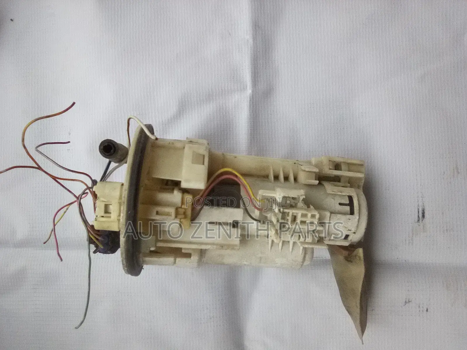 Fuel Pump: Toyota Corolla 2000 - 2008