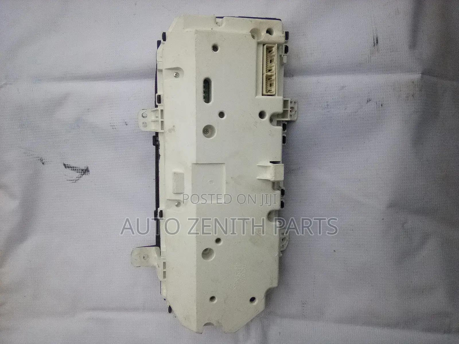 Speedometer: Toyota Avalon 2005- 2007